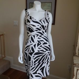8 WHITE HOUSE BLACK MARKET DRESS